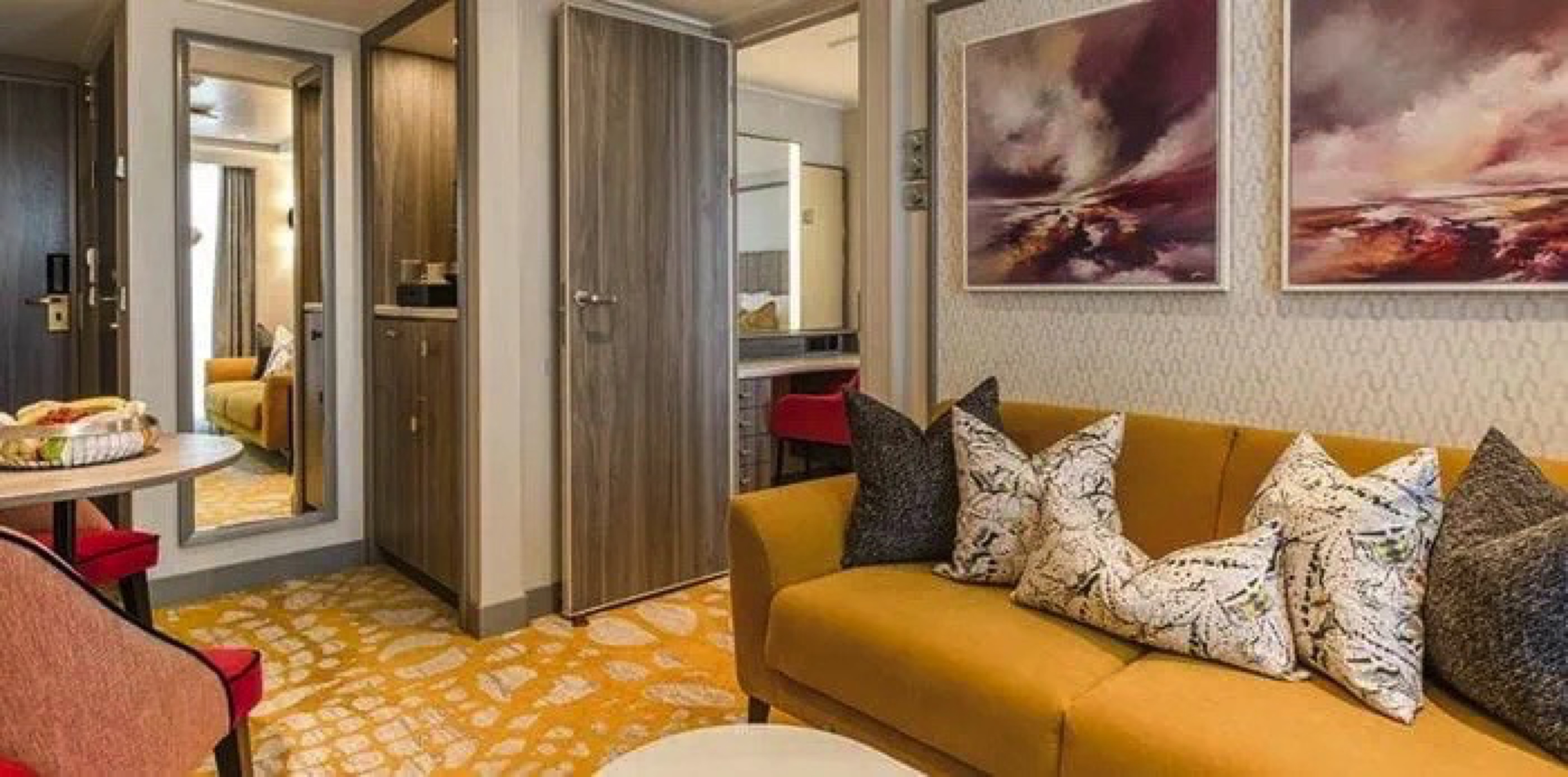 Mid Ship Suite with Balcony